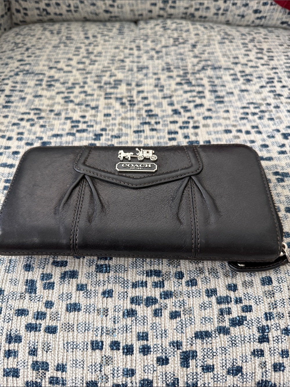 Coach Black Pebbled Leather Tote with Gold Hardware - Picture 9 of 11